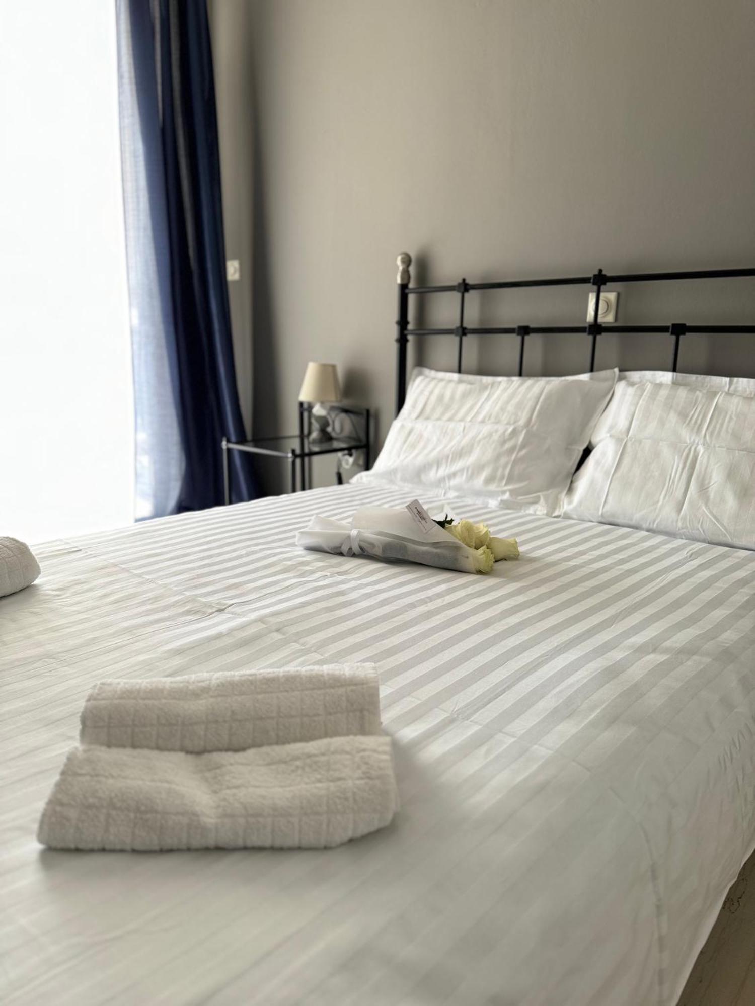 Windsor Place Apartment - Vouliagmeni Atina Dış mekan fotoğraf